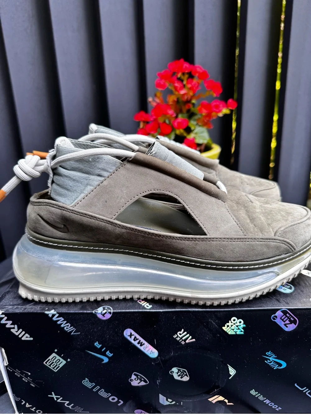 Nike Women's Air Max FF720 Slip-On Athletic Shoes - Picture 3 of 8